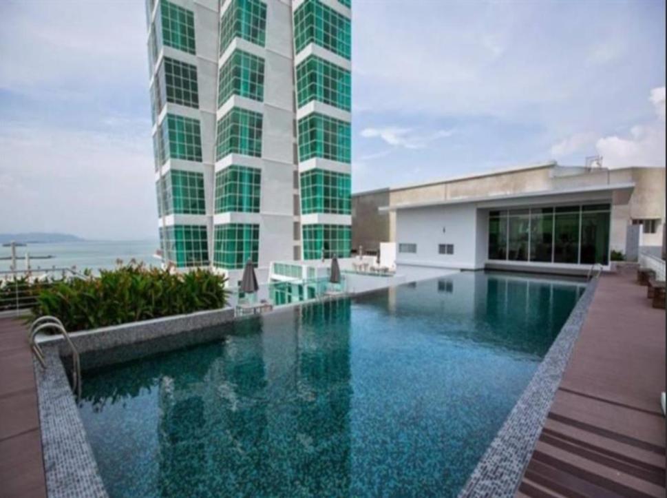 Maritime Suites Penang Jelutong Extérieur photo